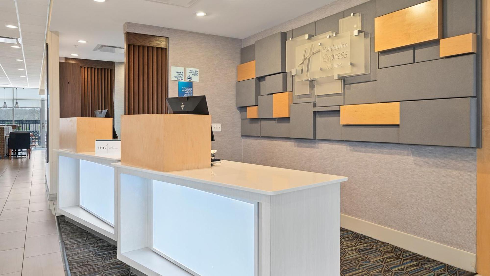 Holiday Inn Express & Suites Macon North By Ihg Exterior photo